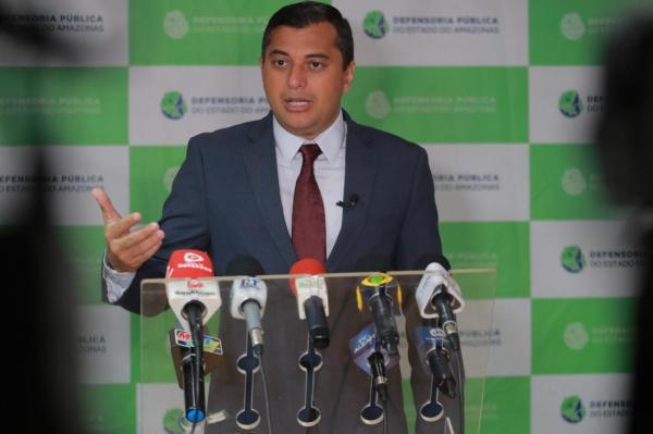 Wilson Lima anuncia auxílio-aluguel a famílias do Monte Horebe até que soluções de moradias sejam definidas