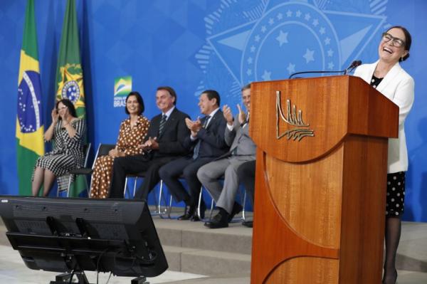 Regina Duarte vai priorizar diálogo como secretária Especial da Cultura Regina Duarte vai priorizar diálogo como secretária Especial da Cultura