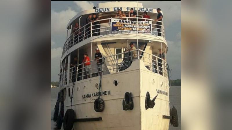 Familiares pedem retirada de navio Anna Karoline 3 do fundo do Rio 