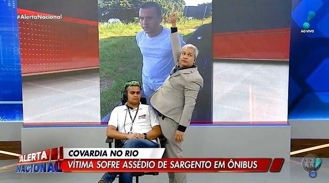 Sikêra Jr  simula assédio  e ‘esfrega’ pênis ao vivo na Rede TV