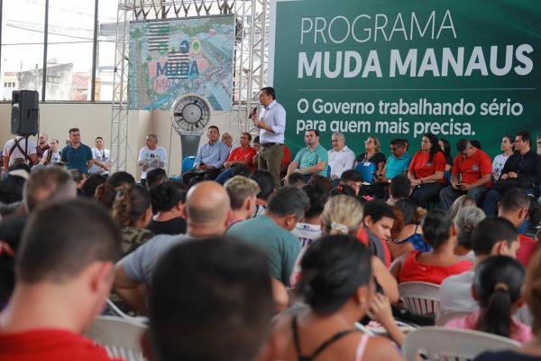 No ‘Muda Manaus’, Wilson Lima assina decreto para ampliação de projeto cívico na rede estadual de ensino 