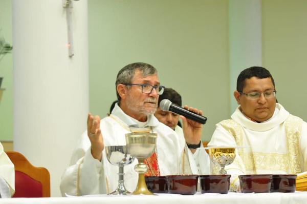 Bispo Dom Giuliano de Parintins pede unidade e prevenção contra o Coronavírus e suspende missas por 15 dias na Diocese   