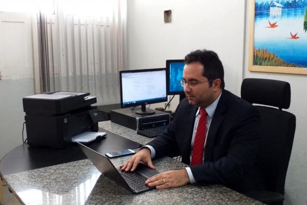 Para combater coronavírus juiz fecha casa de show e aplica multa de R$ 1 milhão de reais Para combater coronavírus juiz fecha casa de show e aplica multa de R$ 1 milhão de reais