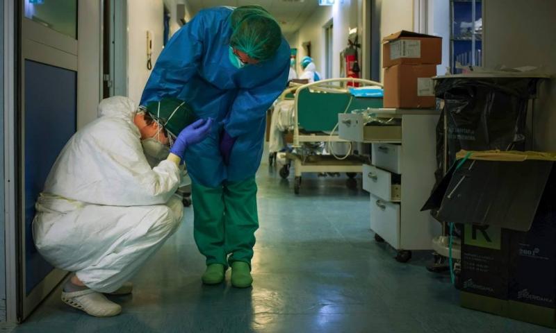 Itália registra recorde no número de mortes por Covid-19 pelo terceiro dia seguido 