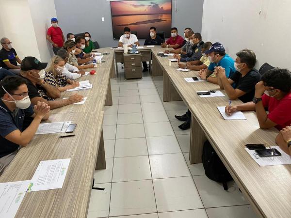 Parintins em quarentena por 15 dias, decreto foi assinado sábado pelo prefeito Bi Garcia 