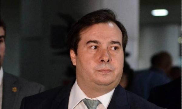 Maia admite corte de salário de parlamentares e uso de fundos Partidário e Eleitoral para combater coronavírus
