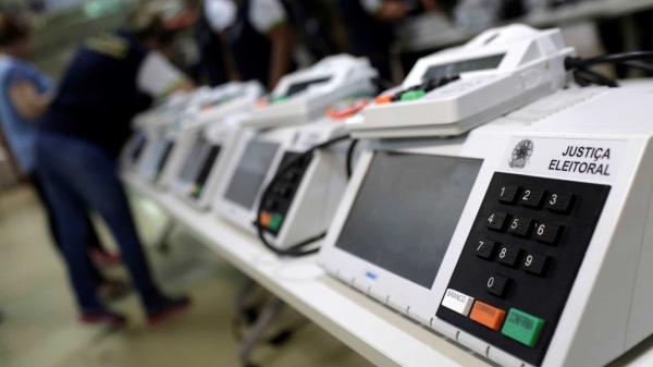 Prefeitos defendem adiamento de eleições e votação única Prefeitos defendem adiamento de eleições e votação única