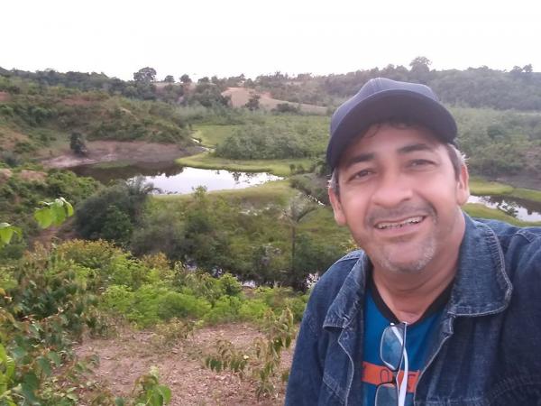 Morre professor Ney Augusto, que lutava contra câncer na garganta Morre professor Ney Augusto, que lutava contra câncer na garganta