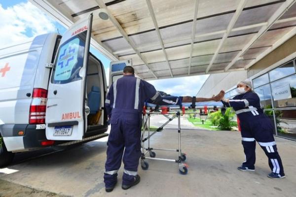 Governo do Estado realiza transferência de pacientes que já estavam internados no Delphina Aziz para outras unidades de saúde