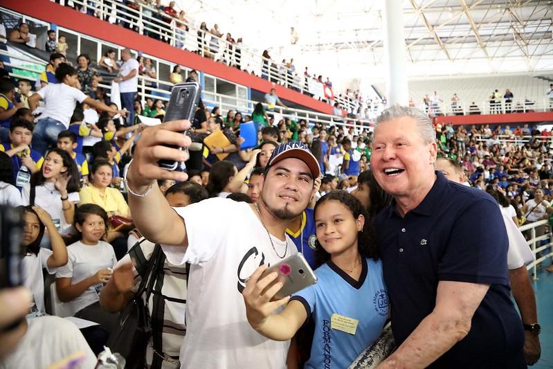 Prefeito Arthur vai pagar R$ 50 reais aos alunos da rede municipal com programa ‘Nossa Merenda’ durante crise da Covid-19