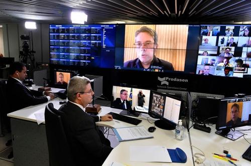 Coronavírus: Senado aprova auxílio emergencial de R$ 600, entenda como funciona