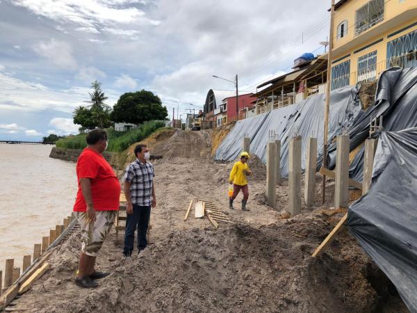 Obra do Muro de Arrimo segue em ritmo acelerado em Parintins 