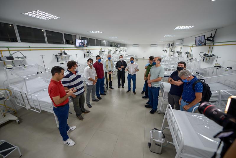 UTI do Hospital de Campanha de Manaus é abençoada por arcebispo