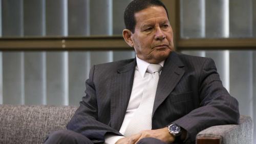 'Mandetta fez uma falta grave. Merecia cartão', diz vice-presidente