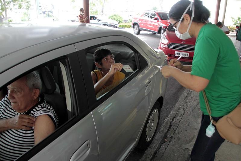 Prefeitura de Manaus supera meta de vacinação de idosos na área rural 