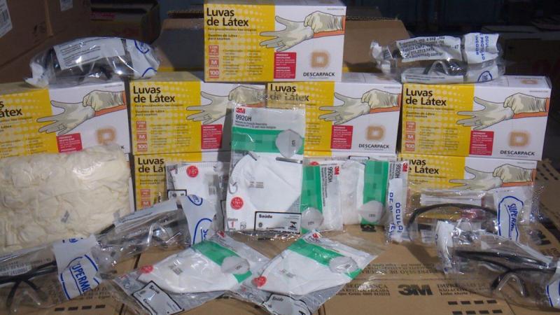 Governo do Amazonas recebe EPIs, testes rápidos para Covid-19 e álcool gel, enviados pelo Ministério da Saúde