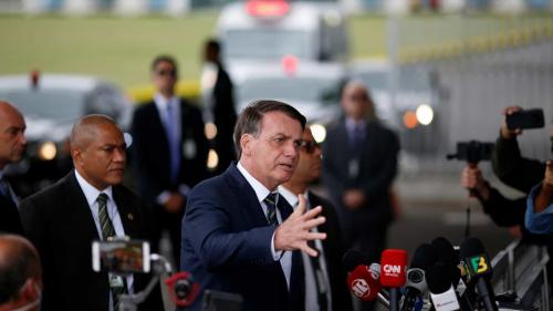 Após críticas, Jair Bolsonaro diz ´Eu sou, realmente, a Constituição´