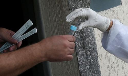 Covid-19: não há evidências de que curados estejam protegidos, diz OMS 