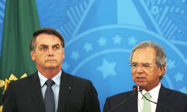 Bolsonaro diz que quem 'dá o norte' à economia é Paulo Guedes