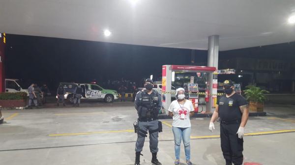 Açougues, mercadinho e postos de gasolina lacrados por desobedecer toque de recolher em Parintins