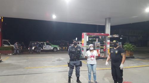 Açougues, mercadinho e postos de gasolina lacrados por desobedecer toque de recolher em Parintins