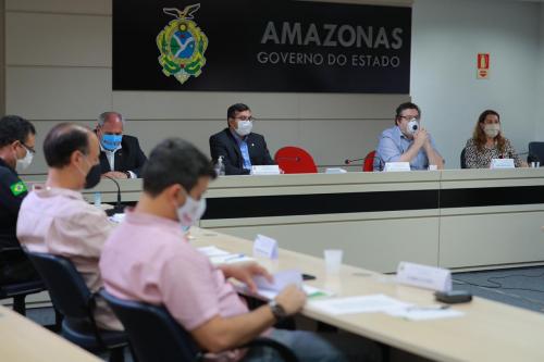 Governo do Amazonas estende restrições até 31 de maio, obriga uso de máscara e multa a quem descumprir decreto 