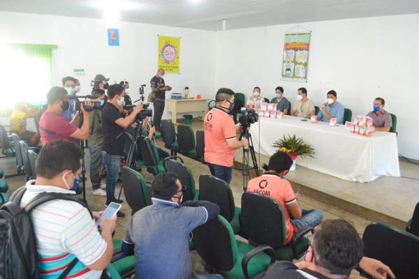 Implantação de mais 40 leitos, usina de oxigênio e distribuição de kit remédio para continuar a enfrentar o COVID- 19 em Parintins 