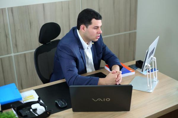 Deputado Saullo cobra ação do Procon contra preços abusivos de remédios no interior 