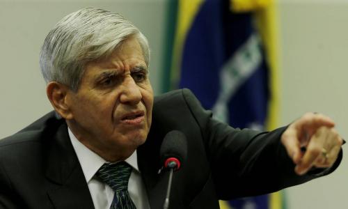 General Heleno diz que governo não está pensando em intervenção militar