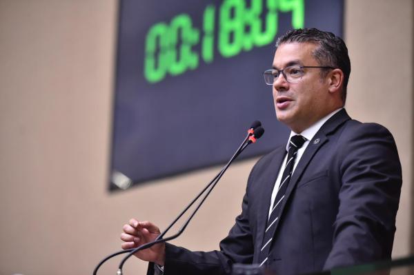 “Deixe as multinacionais investirem no Amazonas” diz Josué em discurso pela quebra do monopólio da Cigás 