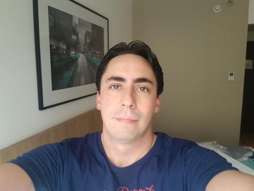 Médico Daniel Tanaka recebe alta após 12 dias lutando contra o Coronavírus em SP