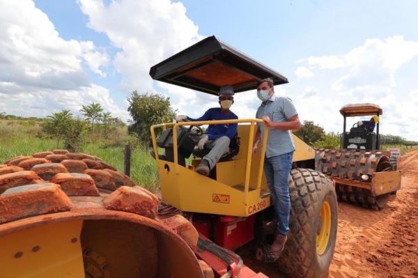 Em Humaitá, Wilson Lima entrega fomentos ao setor primário e inspeciona obras de anel viário