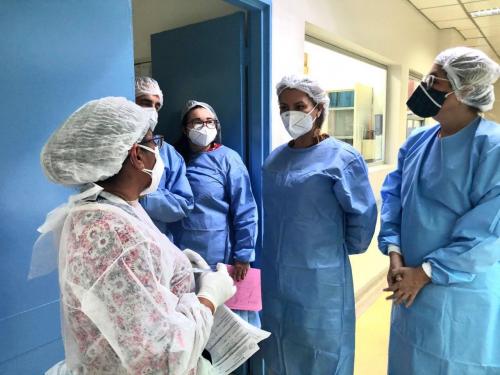 Secretária de Saúde visita Hospital Platão Araújo como parte do plano de retomada de atividades das unidades