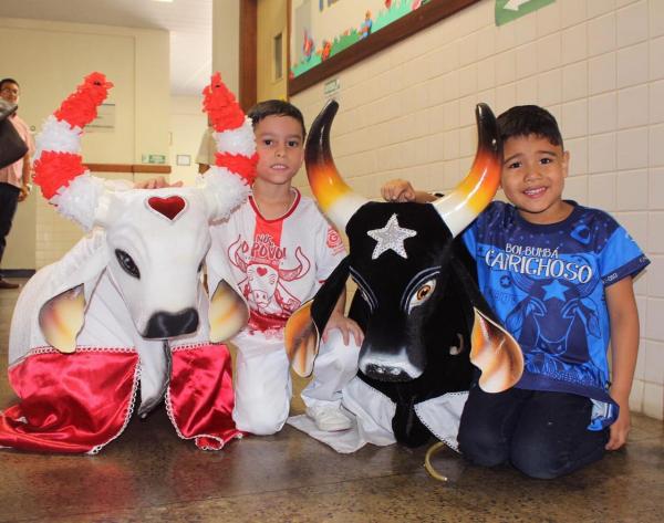 ‘Parintins Live’ presenteia torcedores com espetáculo solidário de Caprichoso e Garantido ‘Parintins Live’ presenteia torcedores com espetáculo solidário de Caprichoso e Garantido