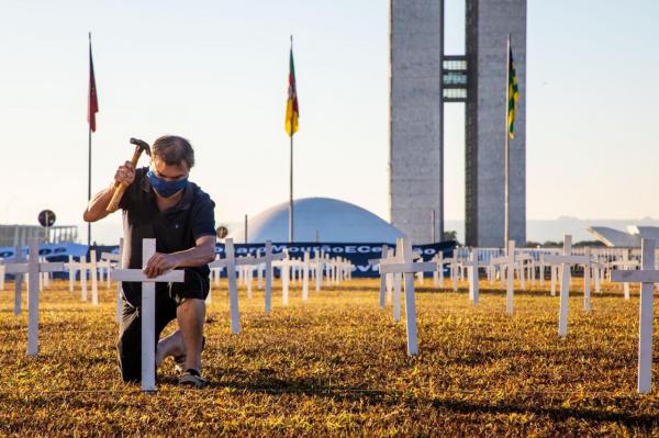 Brasil 57.622 mortes de coronavírus, sendo 1.344.143 casos positivos e 733.848 pessoas curadas