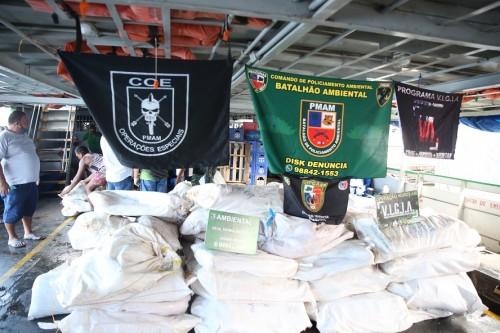 Polícia Militar apreende arma de fogo, pescado ilegal e aves silvestres em embarcações oriundas de Caapiranga e Tefé Polícia Militar apreende arma de fogo, pescado ilegal e aves silvestres em embarcações oriundas de Caapiranga e Tefé