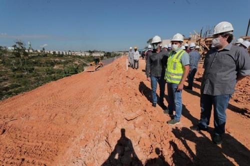 Wilson Lima visita obra de Ceti em área desocupada no Monte Horebe