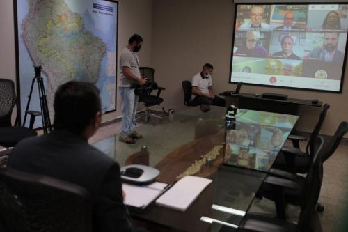 Wilson Lima ressalta mobilização do Estado no combate ao desmatamento e queimadas