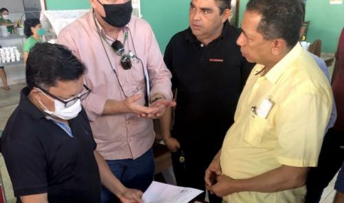 Sinésio Campos realiza reunião sobre projetos de agrovilas em Rio Preto da Eva