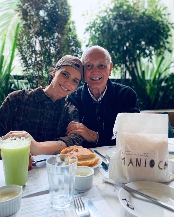 Fernanda Lima lamenta a morte do pai após quase 120 dias internado com Covid-19