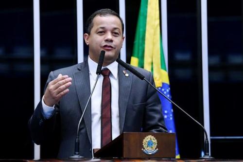 Justiça Federal determina sequestro de bens de Delegado Pablo por usar mãe e irmão como 'laranjas'