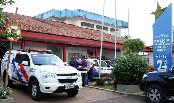 Mãe que abandonou criança de 2 anos com microcefalia no AM é presa; suspeita também responde por maus-tratos Mãe que abandonou criança de 2 anos com microcefalia no AM é presa; suspeita também responde por maus-tratos