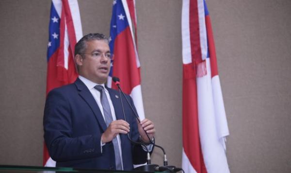 Presidente da ALEAM Josué Neto fratura perna em acidente com motor modelo Jet Ski Presidente da ALEAM Josué Neto fratura perna em acidente com motor modelo Jet Ski