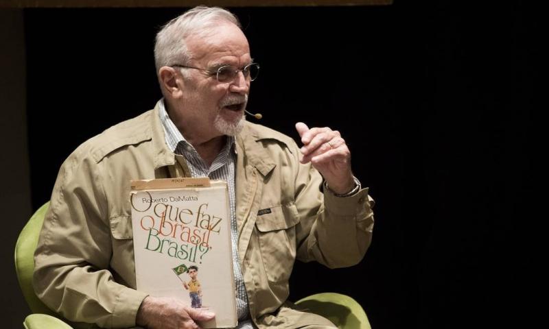 Coronavírús por Roberto Da Matta: 'Brasileiro acha que seguir as normas é coisa para otário' Coronavírús por Roberto Da Matta: 'Brasileiro acha que seguir as normas é coisa para otário'