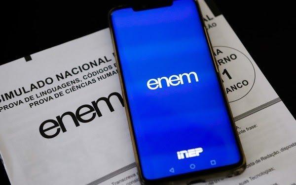 Candidatos ao Enem 2020 terão que usar máscaras desde a entrada até a saída, segundo novo edital do MEC Candidatos ao Enem 2020 terão que usar máscaras desde a entrada até a saída, segundo novo edital do MEC