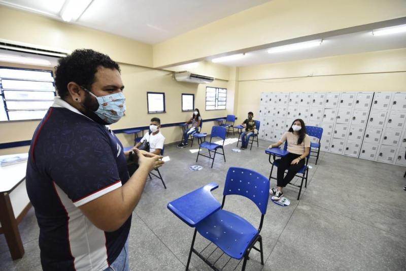 Pesquisa aponta que 97,14% dos professores da capital aprovam volta às aulas no regime híbrido