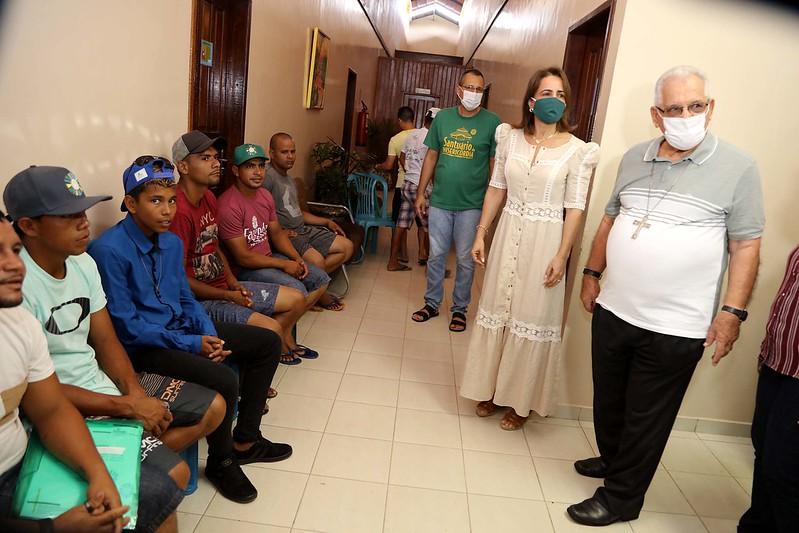 Prefeitura de Manaus realiza ação social na Fazenda da Esperança Prefeitura de Manaus realiza ação social na Fazenda da Esperança