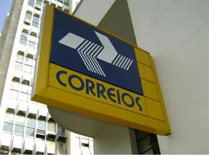 Funcionários dos Correios entram em greve por tempo indeterminado