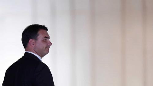 Flávio Bolsonaro infectado de Covid-19 diz não ter sintomas e está isolado