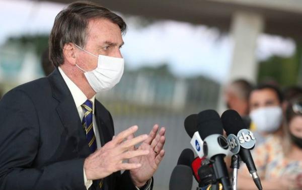 'Menor hoje pode cheirar crack, menos trabalhar', diz Bolsonaro